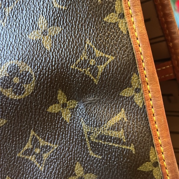 LOUIS VUITTON LV Neverfull MM Monogram Bag - Picture 14 of 17